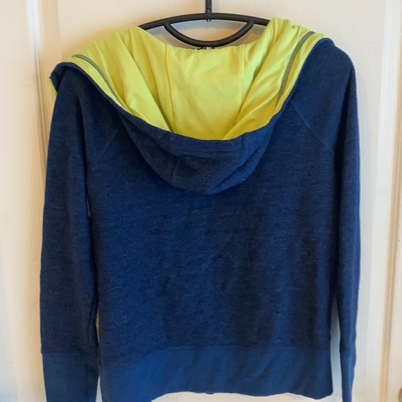 North Face Zip Up Sweatshirt - Picture 5 of 6